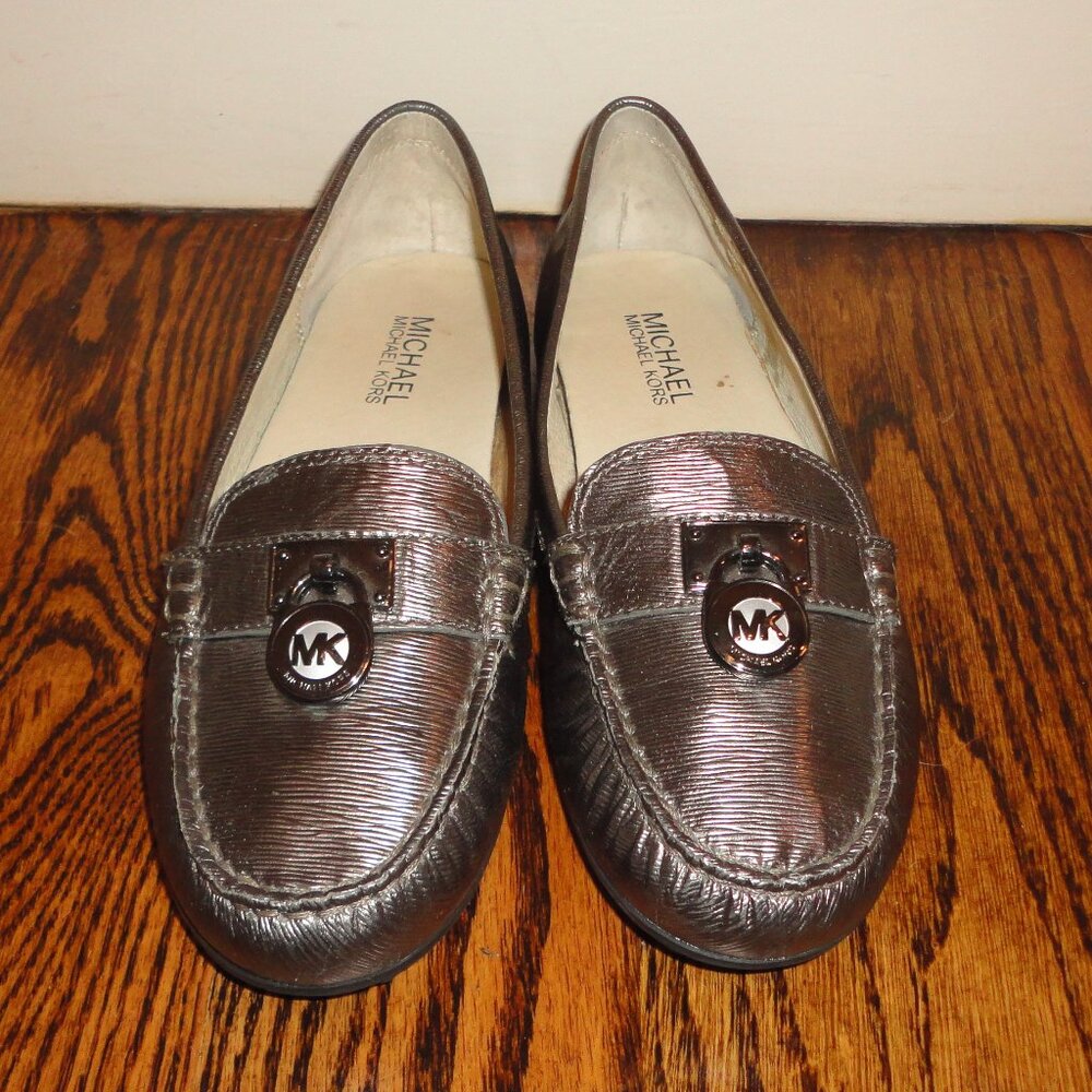 MICHAEL KORS  Silver "Fulton" Logo Lock Leather Loafers Size 6M